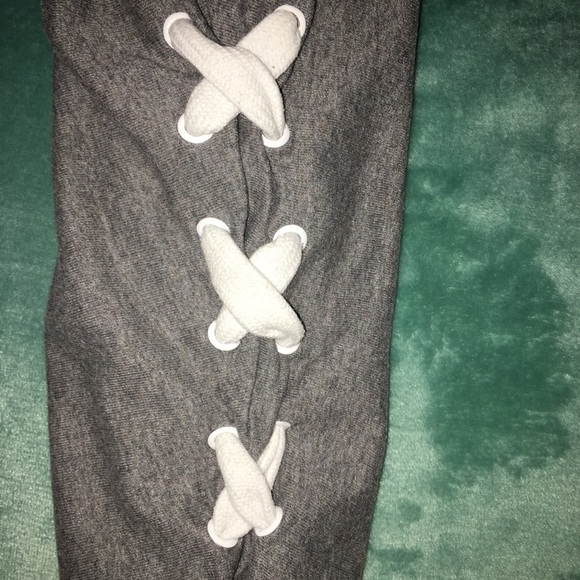 Grey Sweatshirt with cross ties on the shoulders - Picture 3 of 3